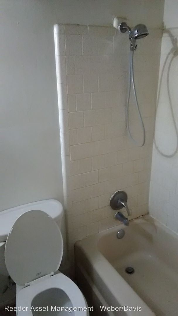 Foto del edificio - 5 br, 2 bath House - 849 North 450 West