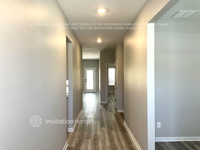Building Photo - 3050 Azteca Wy