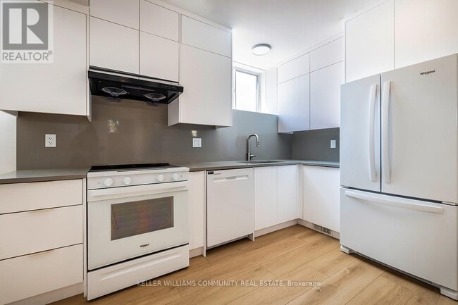 Photo du bâtiment - 2246 Durham Regional Hwy 2