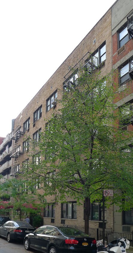 Foto del edificio - 418 E 88th St