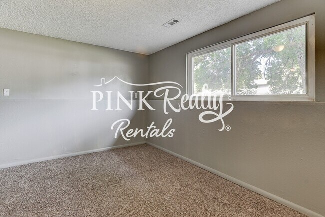 Building Photo - Cozy 3-Bedroom Home in Sunrise Ridge!