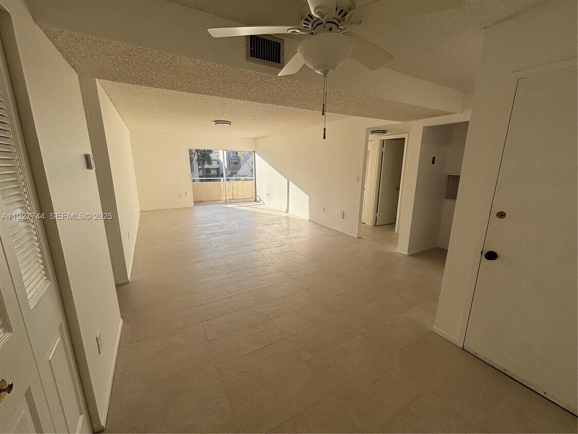 Foto principal - 7725 SW 86th St