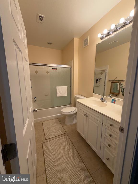 Foto del edificio - 501 Hungerford Dr