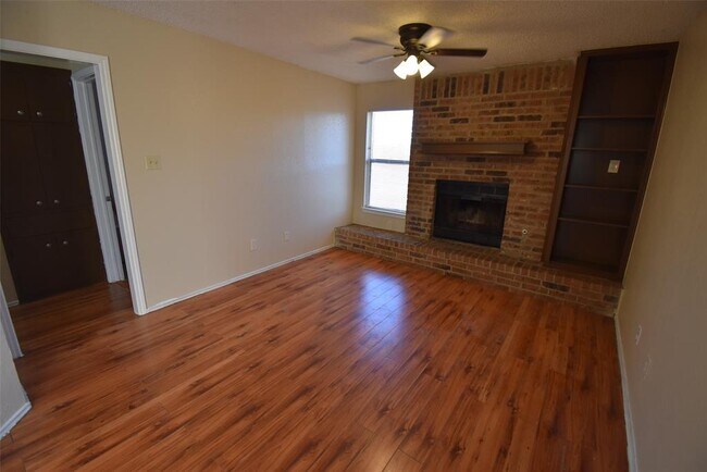 Building Photo - 1806 Rawhide Loop