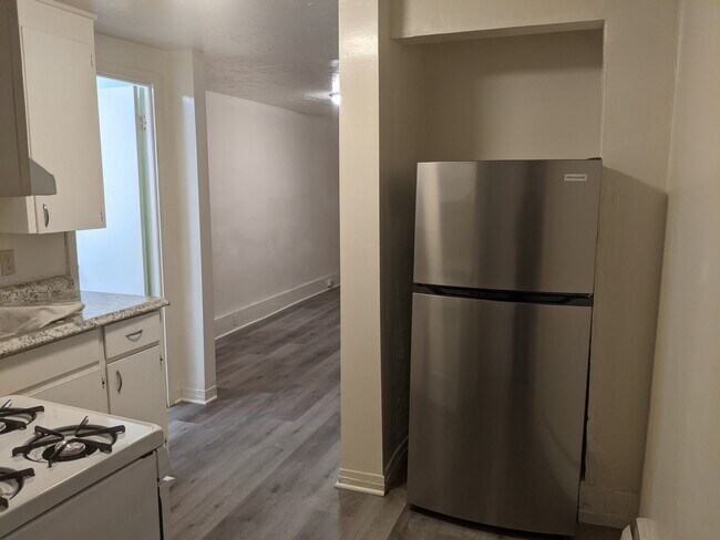 Foto del edificio - 229 S Geneva St