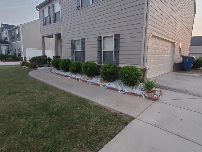 Building Photo - 245 Silver Willow Walk