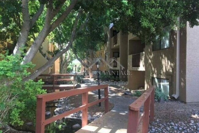 Foto del edificio - 3031 N Civic Center Plaza