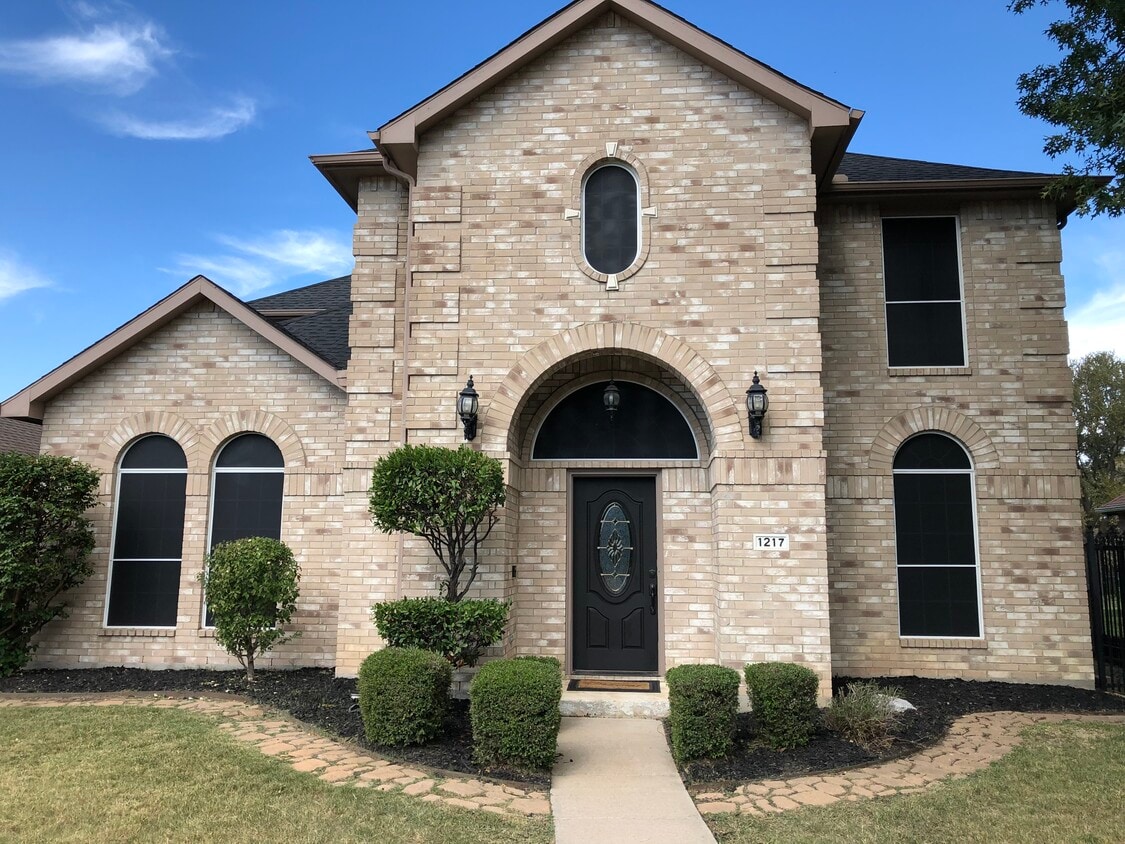 1217 Whitehorse Dr, Lewisville, TX 75077 House Rental in Lewisville, TX