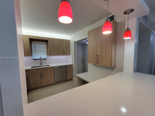 Foto del edificio - 9440 SW 8th St