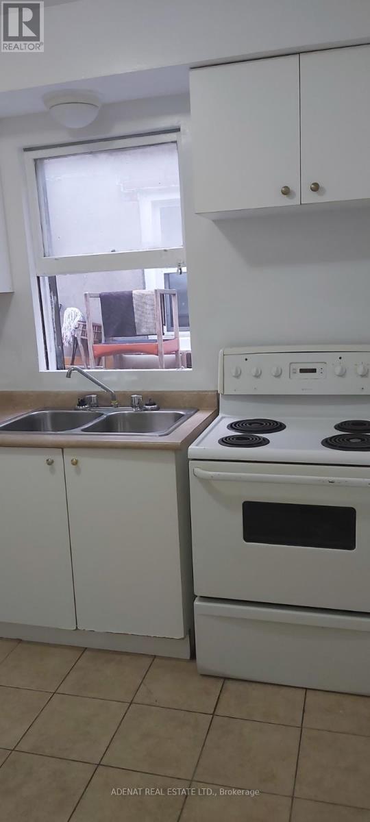 Photo du bâtiment - 371 Wilson Ave