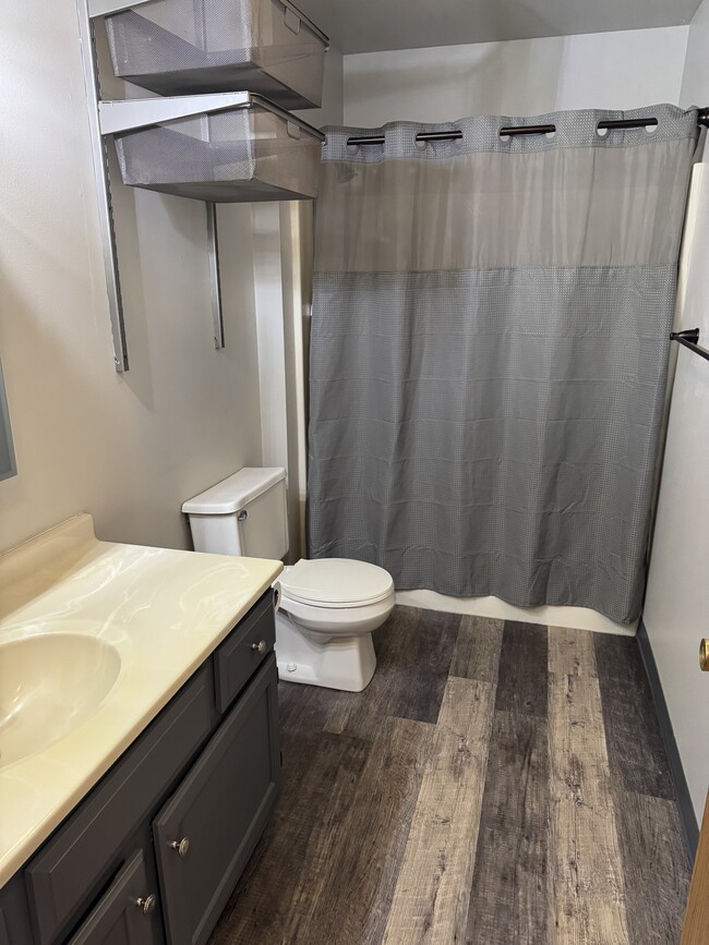 Baño - 930 Iowa Ave