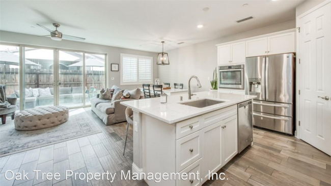 Building Photo - 3 br, 2 bath House - 1374 E. Via Viola Way
