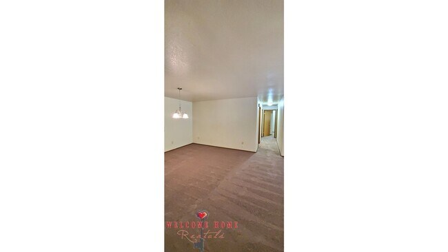 Foto del edificio - Great 3 Bedroom one-story home with cute b...