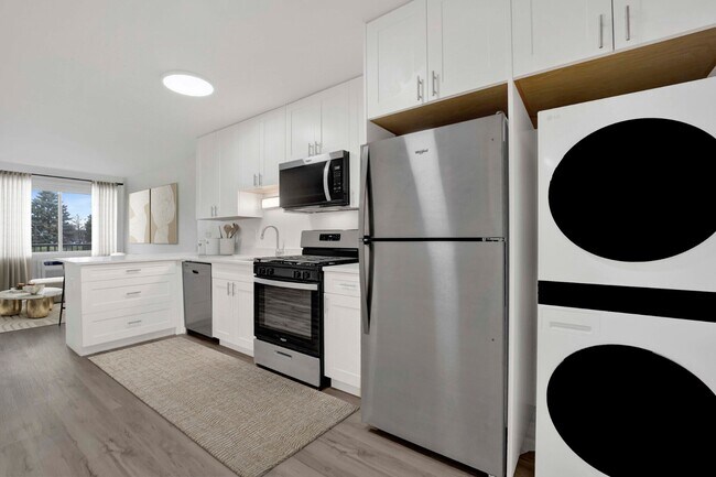 Foto del edificio - Renovated 1-Bedroom Apartments in the Heart of Glenview