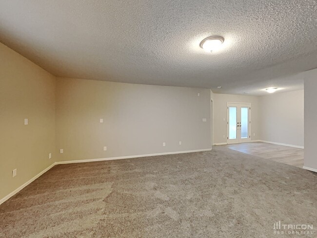 Building Photo - 1679 Long Lake Dr