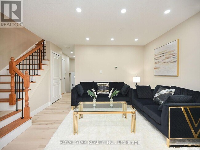 Building Photo - 400-400 Mississauga Vly Blvd