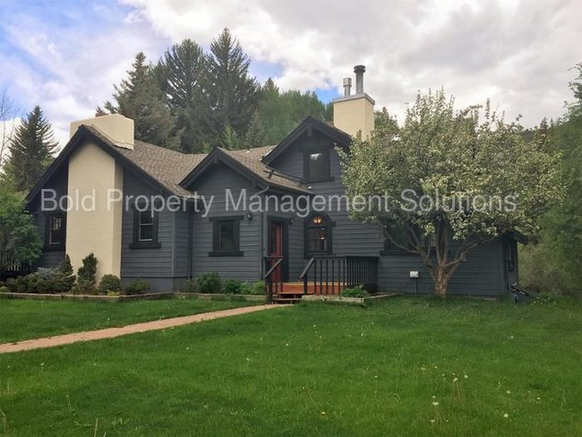 Building Photo - 1629 Lake Creek Rd