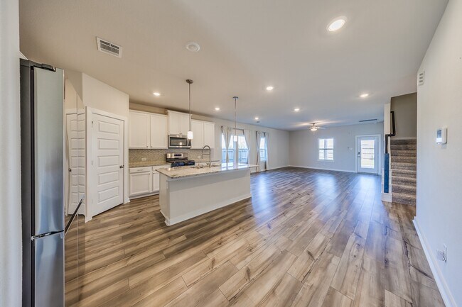 Foto del edificio - 12930 Royal Ann Wy