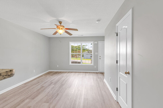 Foto del edificio - 117 Cornerstone Dr
