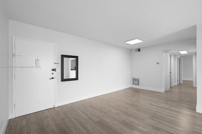 Building Photo - 137 Golden Isles Dr