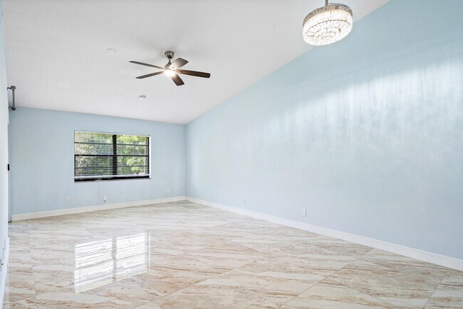 Building Photo - 1647 Cabot Ln