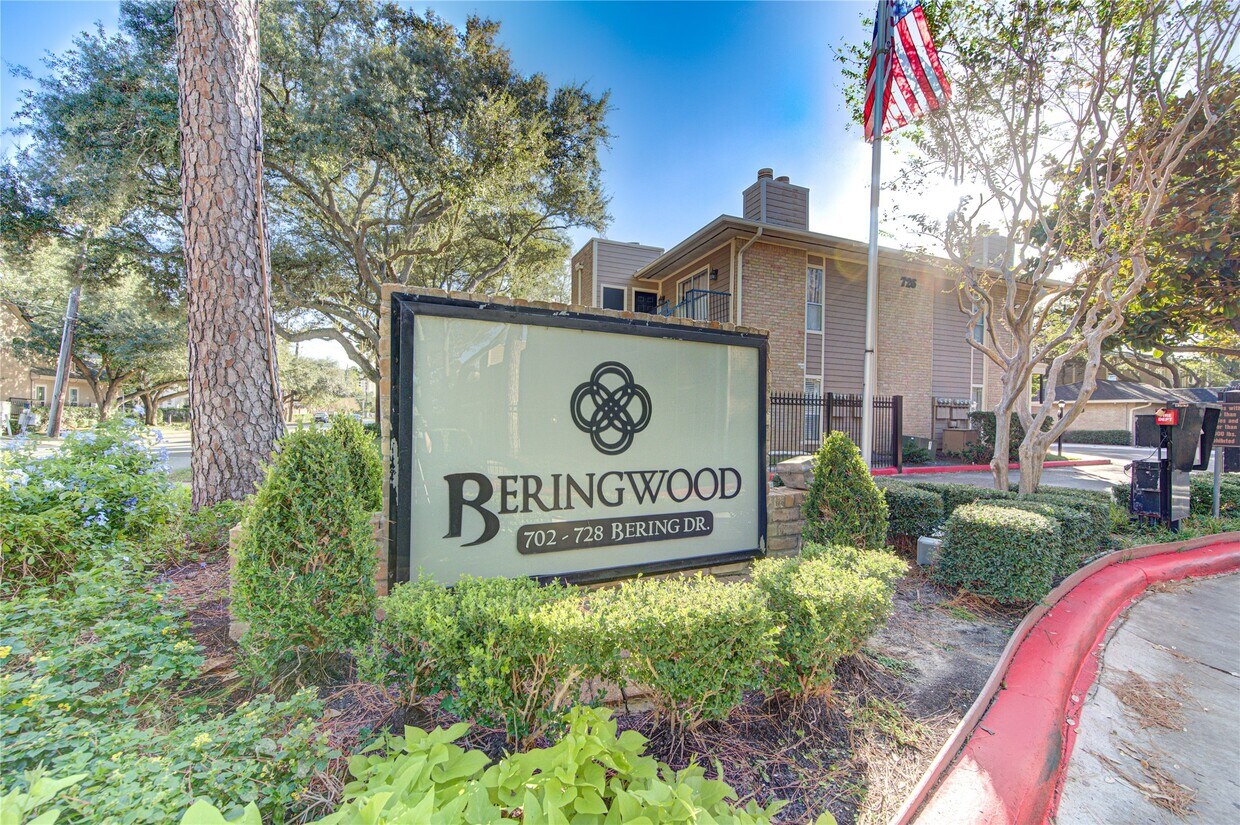 Foto principal - 726 Bering Dr