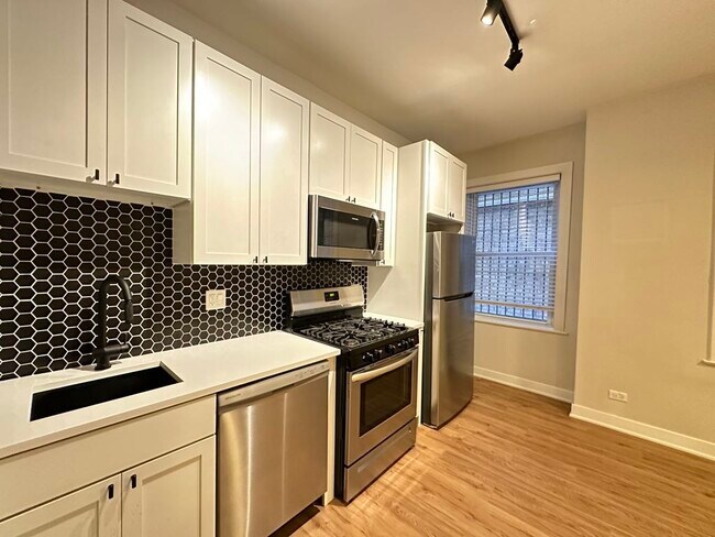 Foto del edificio - 659 W Wrightwood Ave