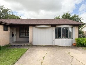 Building Photo - 509 Cambridge Dr Building Photo - 509 Cambridge Dr