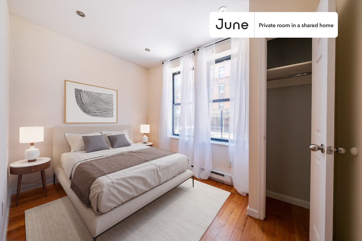 Foto principal - Room in Shared 4 bed/2 bath home