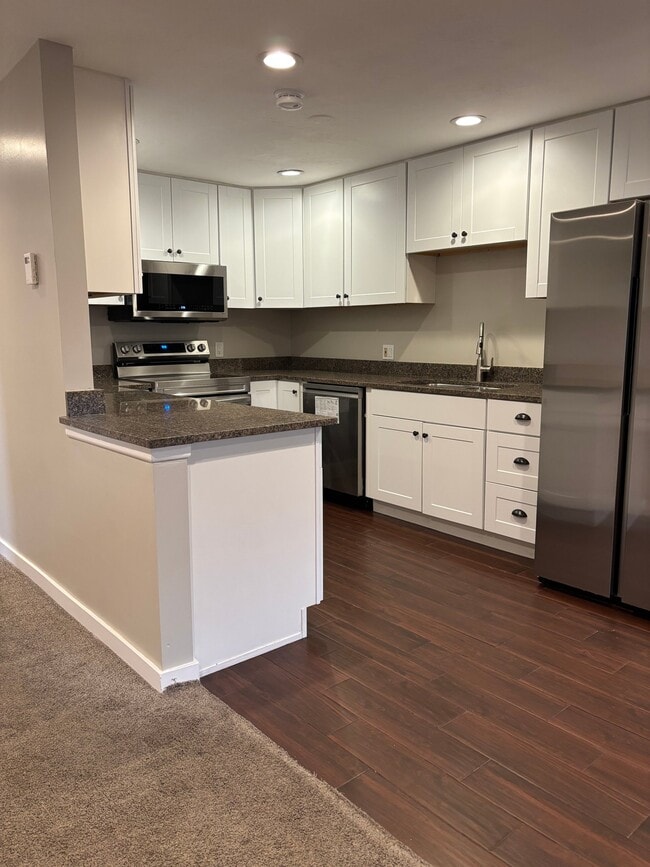 Building Photo - 123 E 300 N