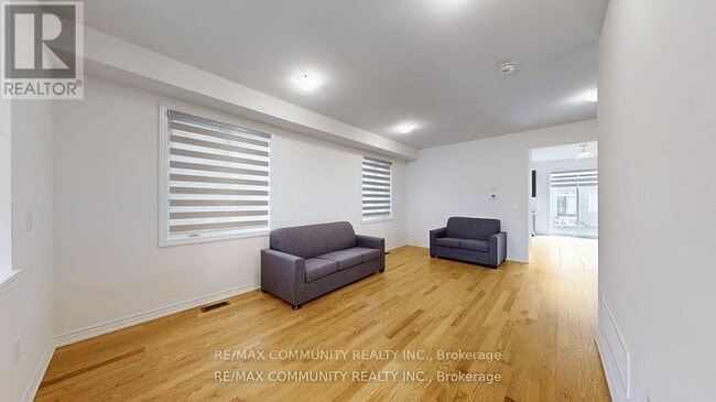 Building Photo - 63 English Dr E