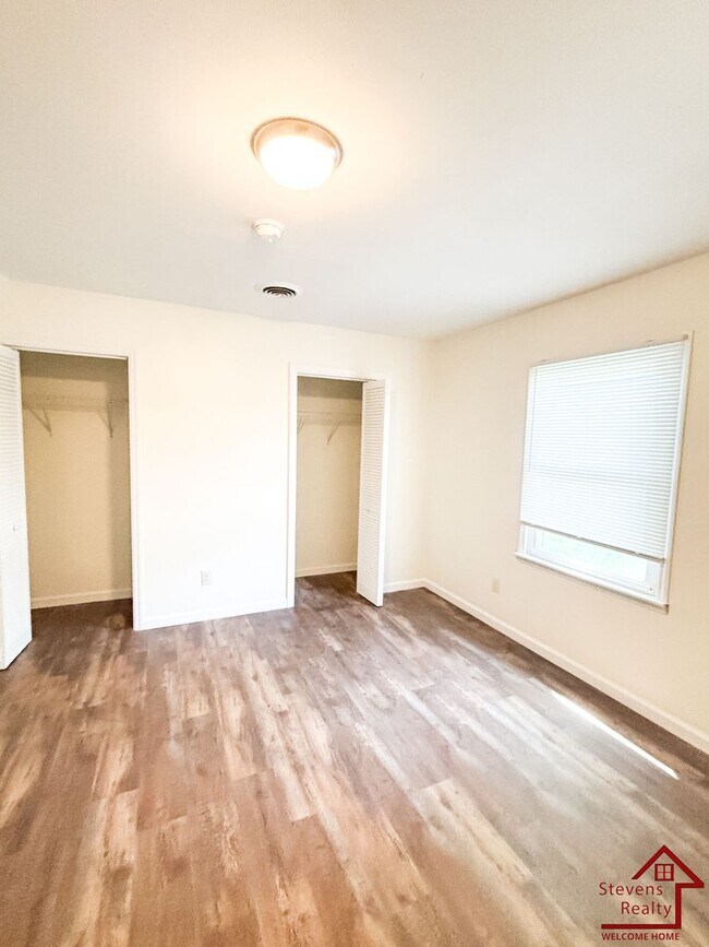Foto del edificio - 512 W Maple St