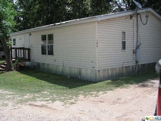 Building Photo - NEW ON MARKET