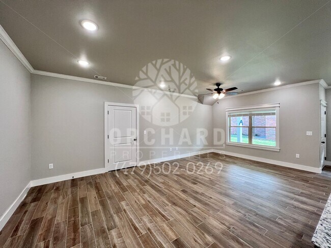 Building Photo - 562 Bradford Drive