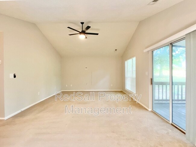 Foto del edificio - 5310 Gardner Ct