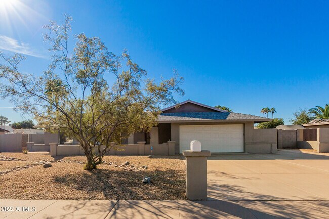 Foto del edificio - 5337 E Gelding Dr