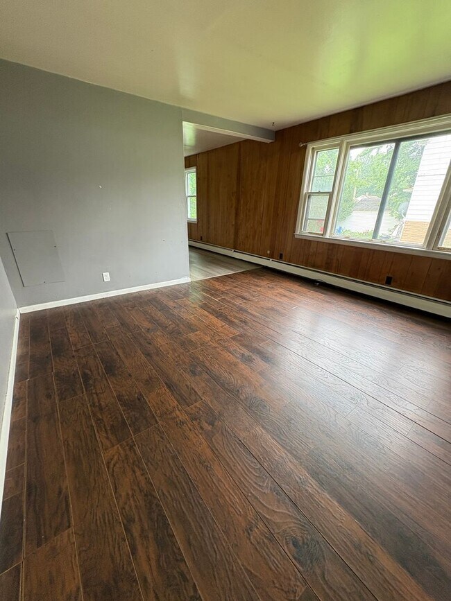 Foto del edificio - 515 W Oak St