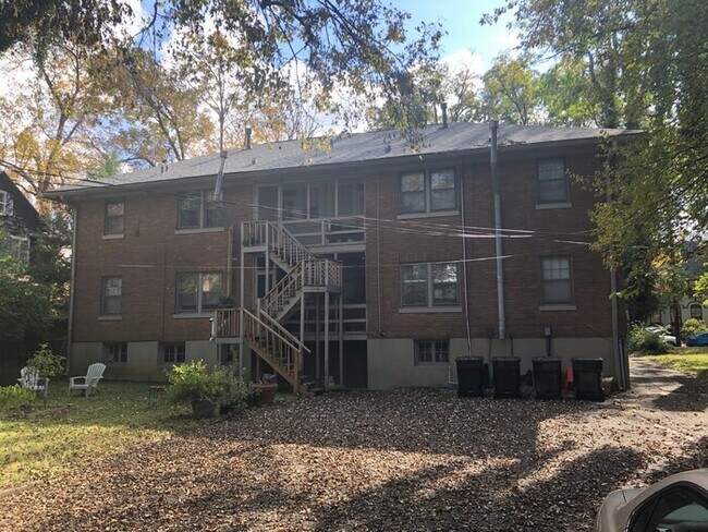 Building Photo - 2BD/1BA Apartment