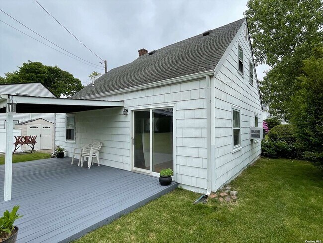 Building Photo - 18 Primrose Ln