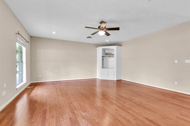 Foto del edificio - 14699 McCaleb Rd