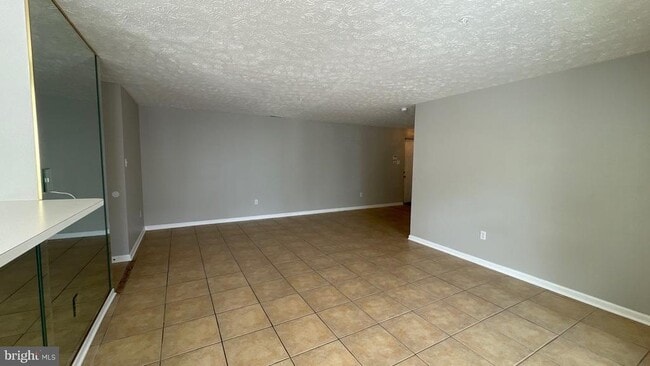 Building Photo - 4915 Riders Ct