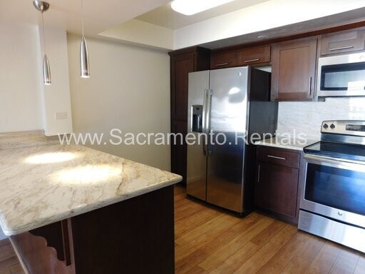 Foto del edificio - Spacious Updated 2bd/2ba Downtown Condo - ...