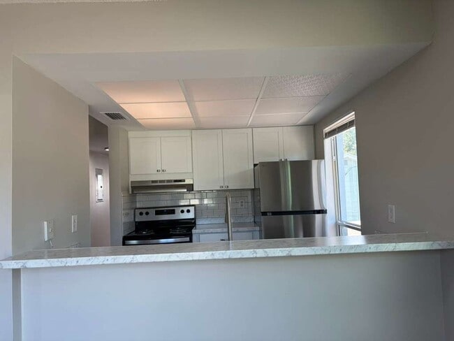 Building Photo - P167 - LMB #108