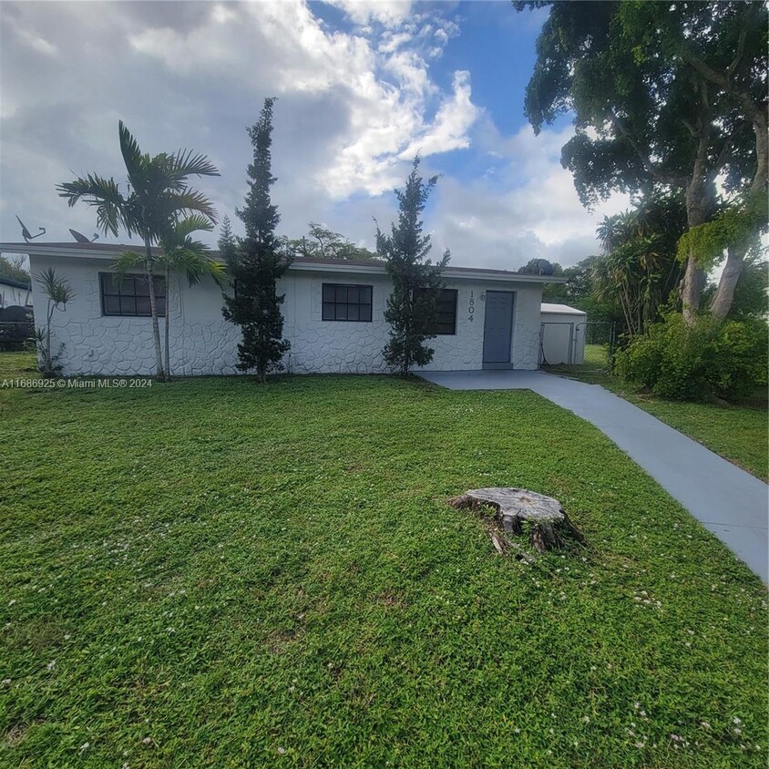 Foto principal - 1804 NW 15th Ct