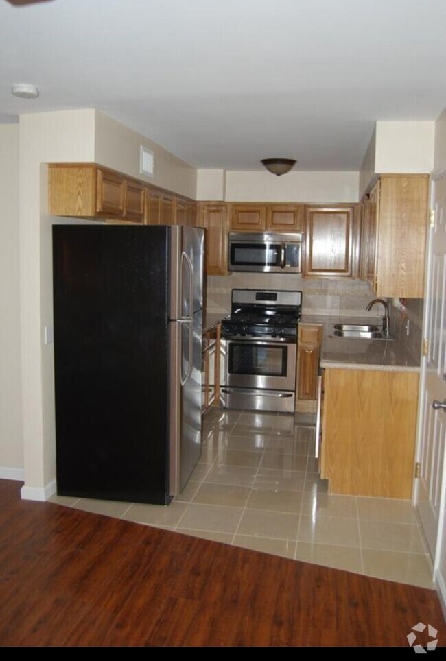The Desert Apartments for Rent with Hardwood Floors Palm Springs, CA