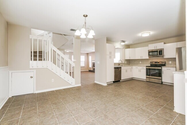 Building Photo - 9336 Sonoma Dr