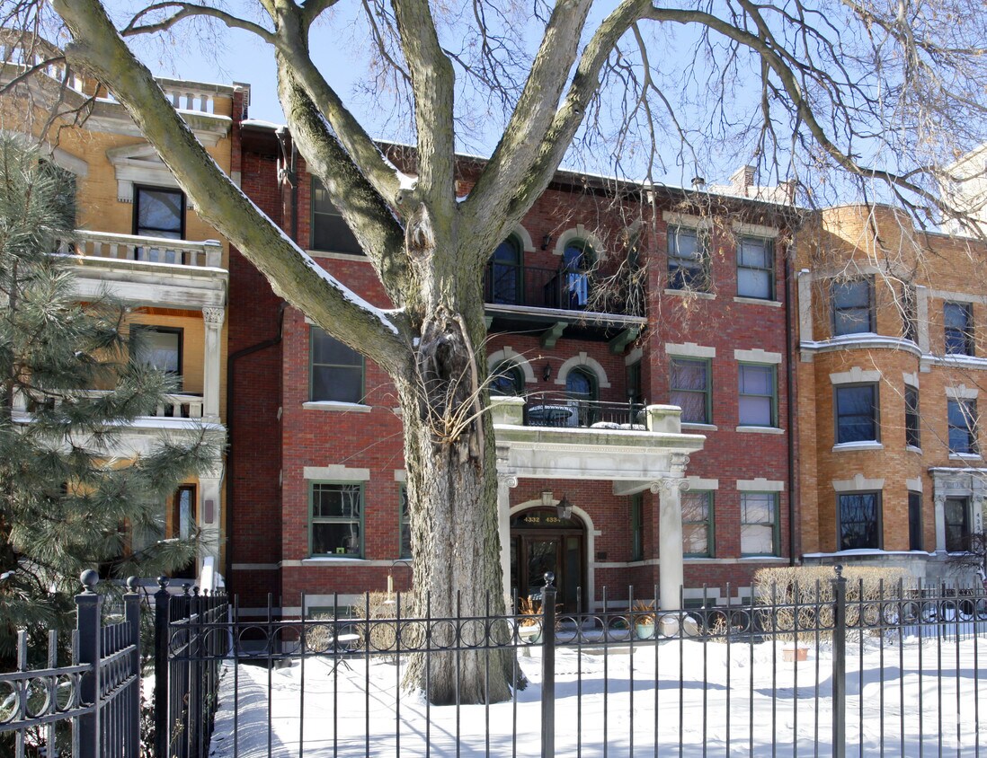 Building Photo - 4332-4334 N Sheridan Rd