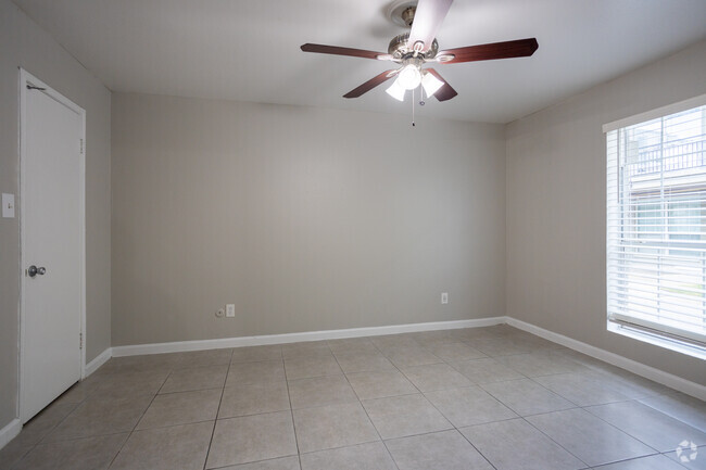 1 Br, 1 BA - 660 SF - Ashford Santa Fe
