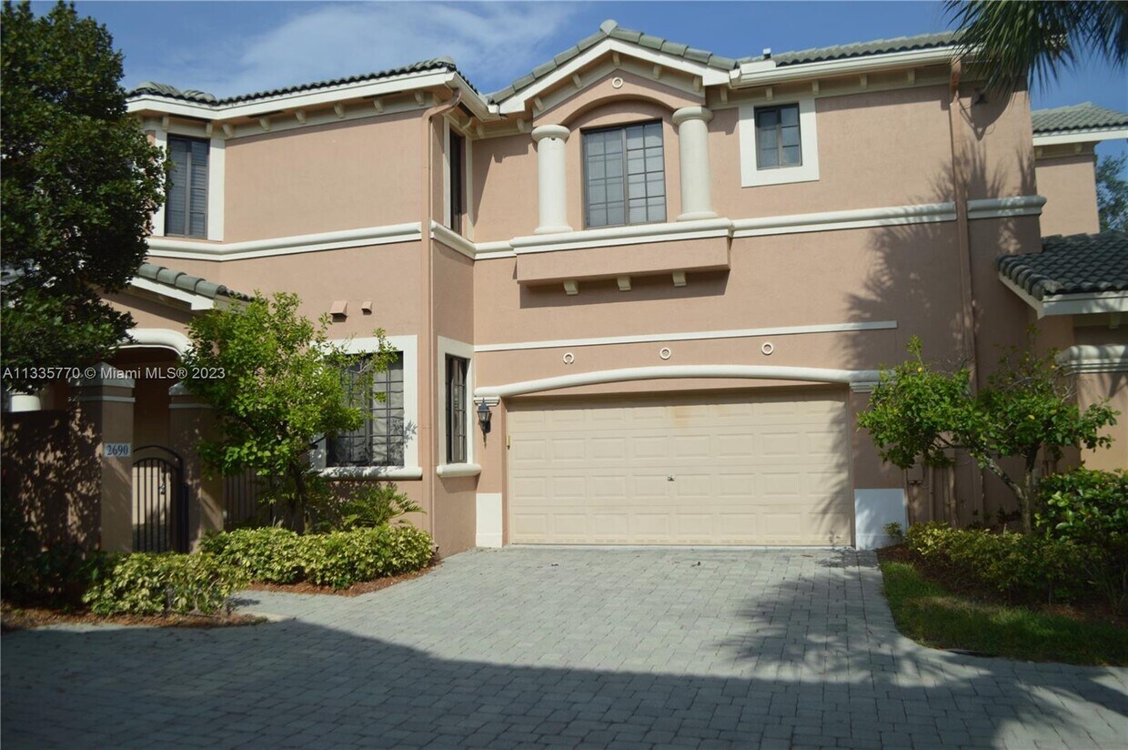 2690 Center Ct Dr, Weston, FL 33332 Townhome Rentals in Weston FL
