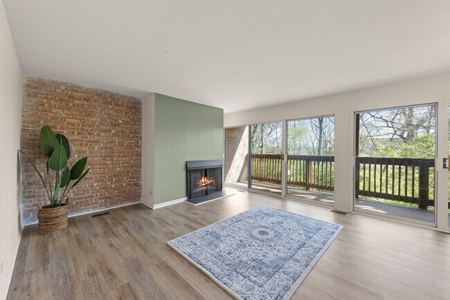 Foto del edificio - 5821 Oakwood Dr